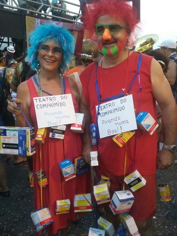 Eduardo mourão e esposa display
